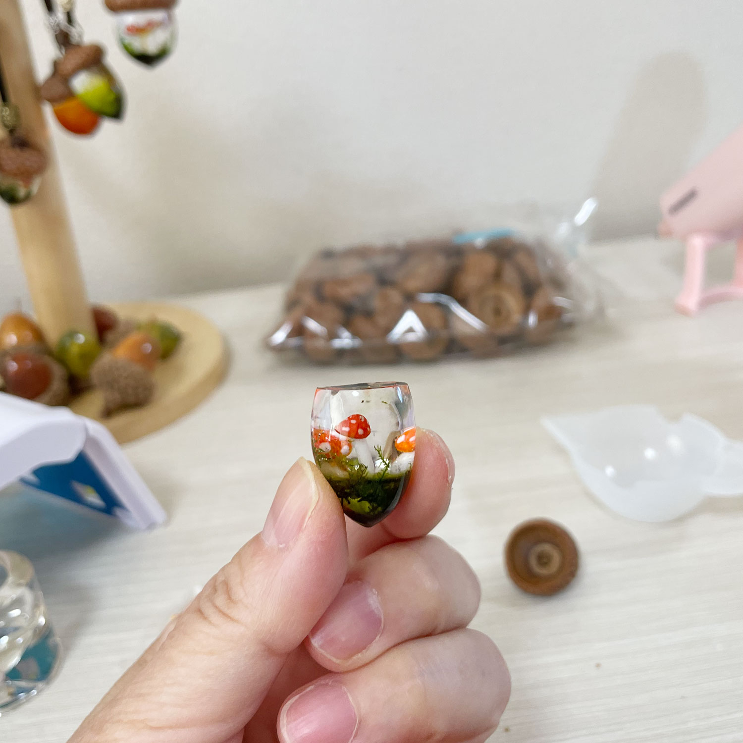 ドングリレジン作成中