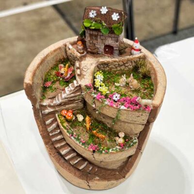 割れ鉢植え-はこにわ-箱庭-ミニチュア動物-体験教室-ワークショップ-どんぐりレジン